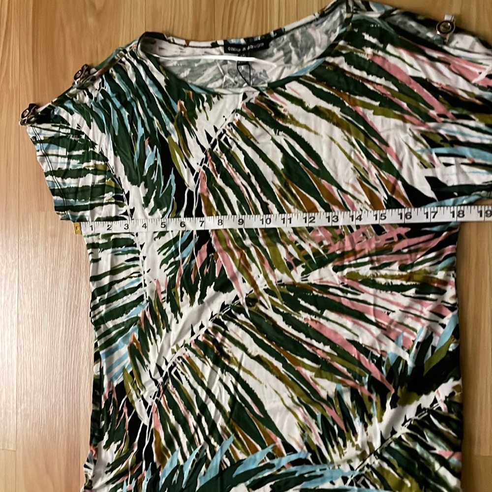 •NWT•CABLE & GAUGE // multi color // cold shoulder // dressy tee // size SM - Picture 15 of 16